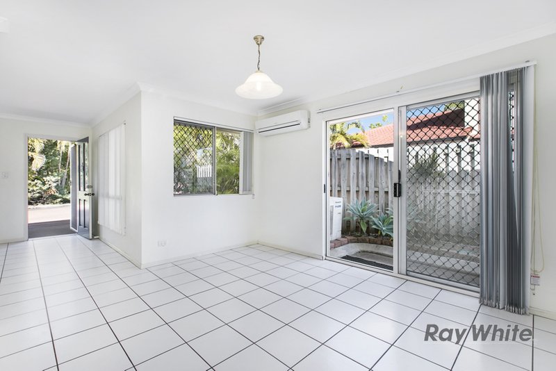 Photo - Unit 24, 27-35 Newhaven Street, Alexandra Hills QLD 4161 - Image 3