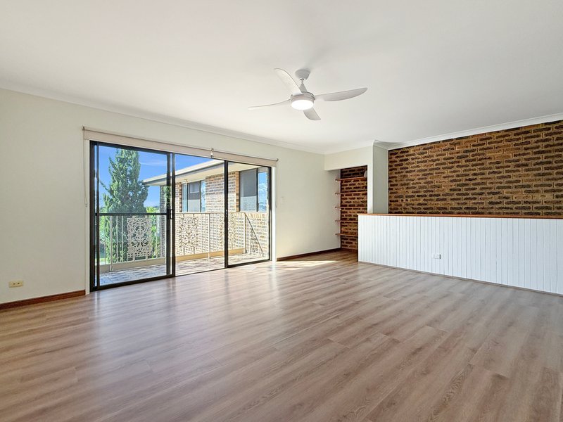 Photo - Unit 2/4 Fairlie Cres , Moffat Beach QLD 4551 - Image 2