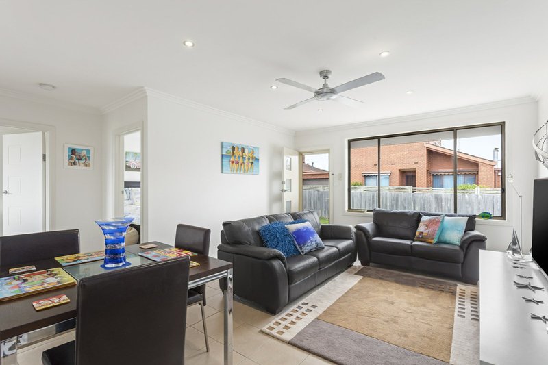 Photo - Unit 2/40 Dudley Parade, St Leonards VIC 3223 - Image 2