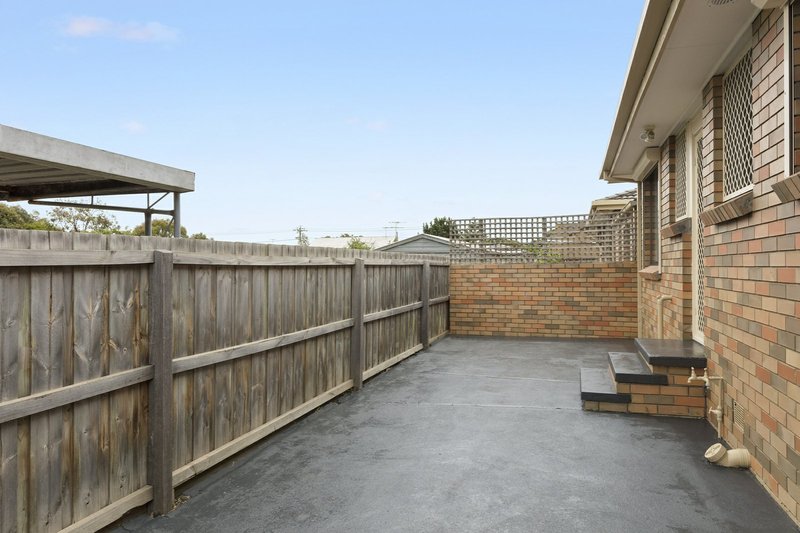 Photo - Unit 2/40 Dudley Parade, St Leonards VIC 3223 - Image 7