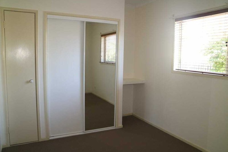 Photo - Unit 2/42 Georgina St , Woody Point QLD 4019 - Image 7