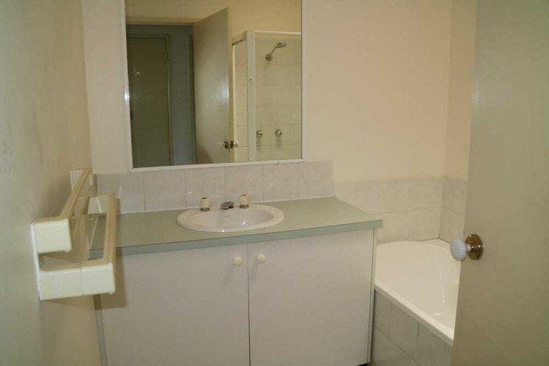 Photo - Unit 2/42 Georgina St , Woody Point QLD 4019 - Image 8