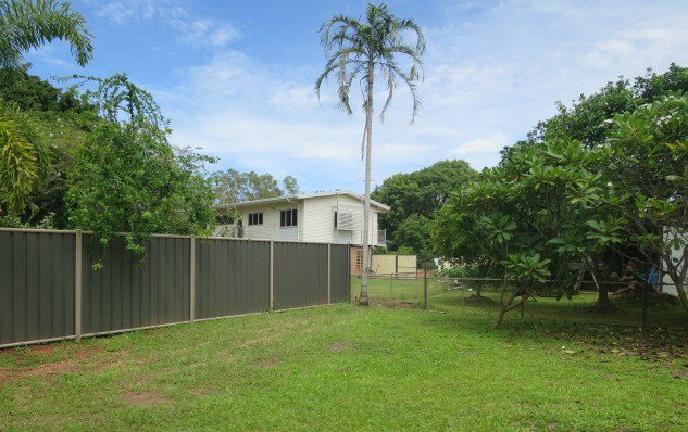 Photo - Unit 2/45 Circular Way, Trunding QLD 4874 - Image 2