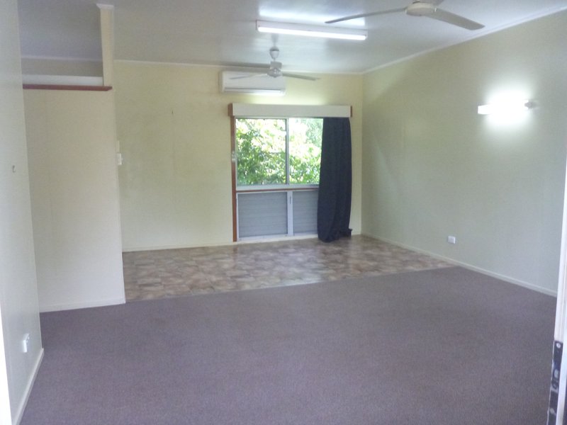 Photo - Unit 2/45 Circular Way, Trunding QLD 4874 - Image 6