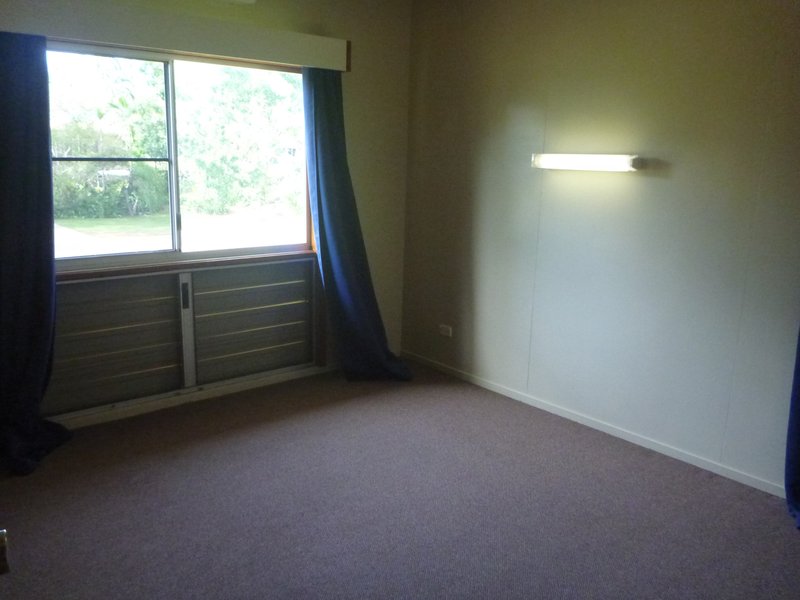 Photo - Unit 2/45 Circular Way, Trunding QLD 4874 - Image 9