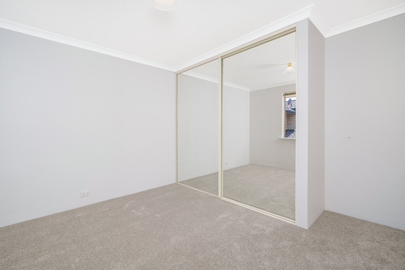 Photo - Unit 2/5 Fraser Street, Rockingham WA 6168 - Image 15