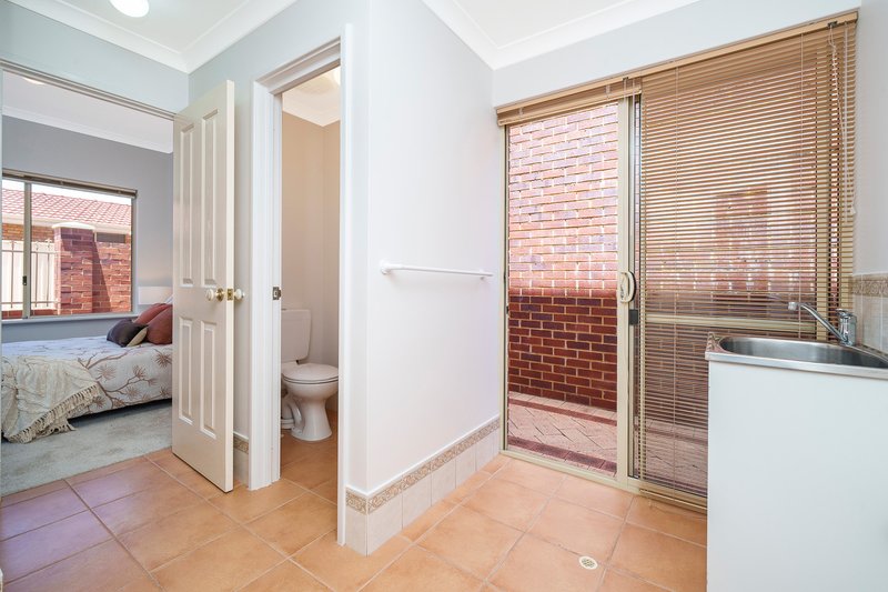 Photo - Unit 2/5 Fraser Street, Rockingham WA 6168 - Image 16