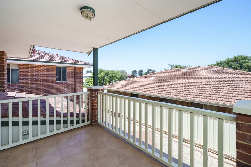 Photo - Unit 2/5 Fraser Street, Rockingham WA 6168 - Image 17