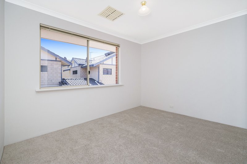 Photo - Unit 2/5 Fraser Street, Rockingham WA 6168 - Image 18