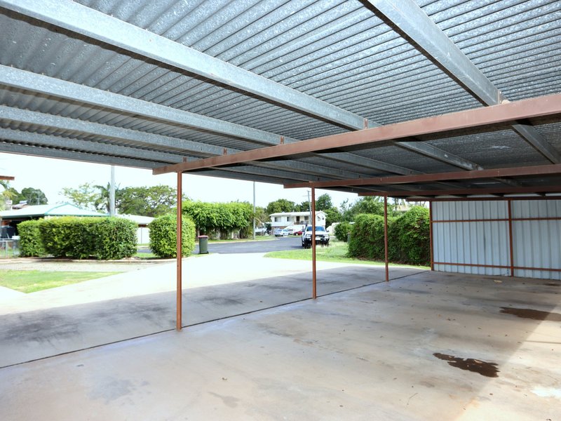 Photo - Unit 2/5 Gibson Grove, Emerald QLD 4720 - Image 11