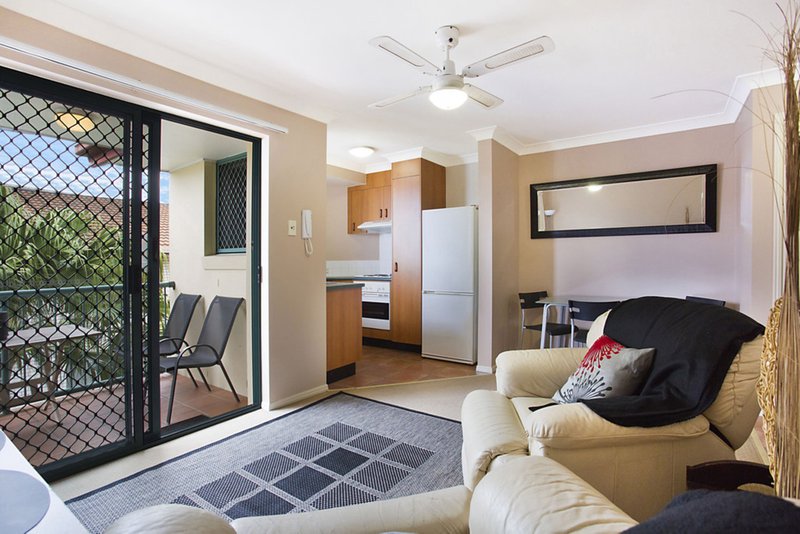 Photo - Unit 25/140 Marine Parade, Southport QLD 4215 - Image 2