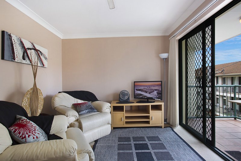 Photo - Unit 25/140 Marine Parade, Southport QLD 4215 - Image 4