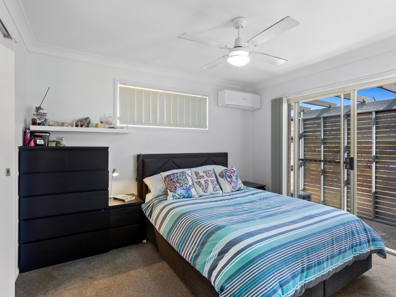 Photo - Unit 2/52 Hoya Cres , Bongaree QLD 4507 - Image 7