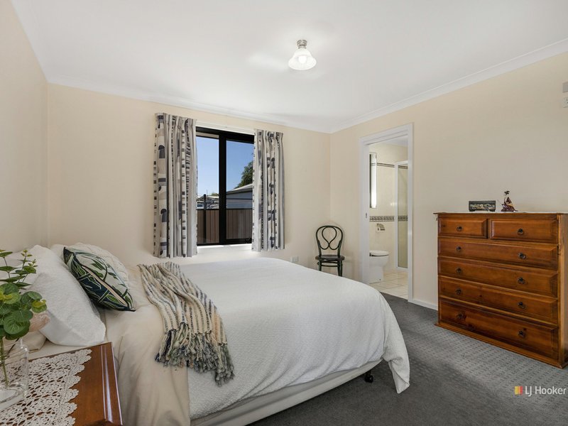 Photo - Unit 2/57a Saunders Street, Wynyard TAS 7325 - Image 9