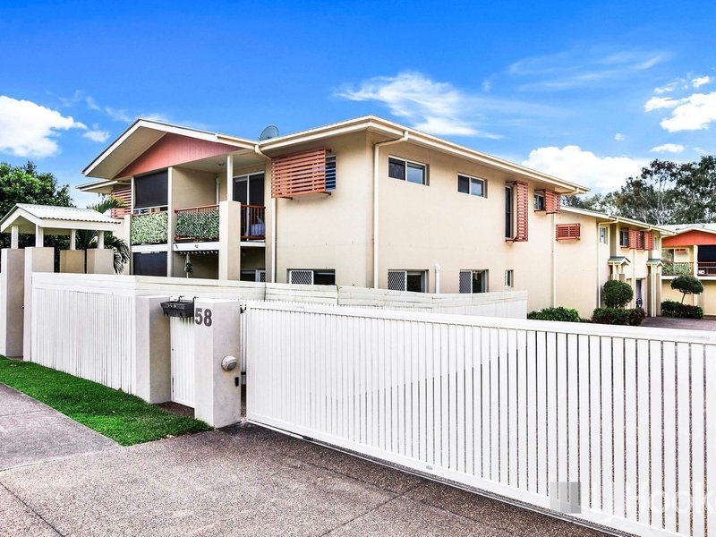 Photo - Unit 2/58-60 Stephenson Street, Scarness QLD 4655 - Image 2