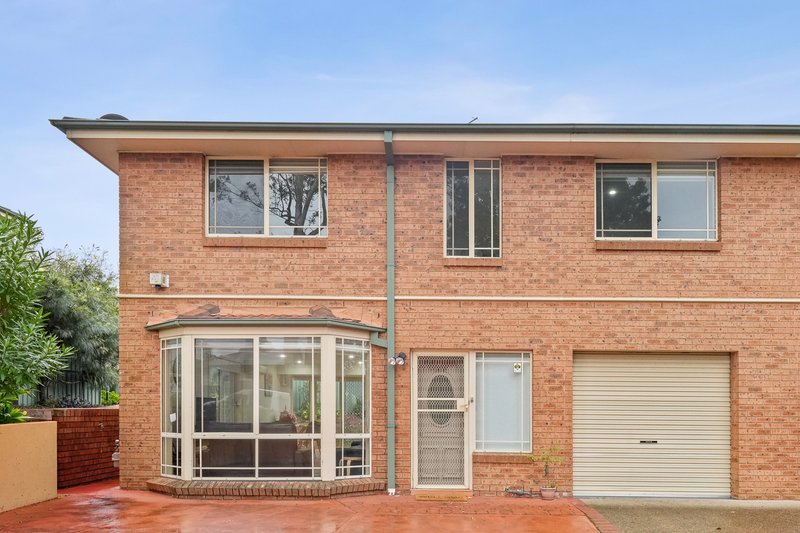 Photo - Unit 2/6-8 Carrington Street, Wahroonga NSW 2076 - Image 1