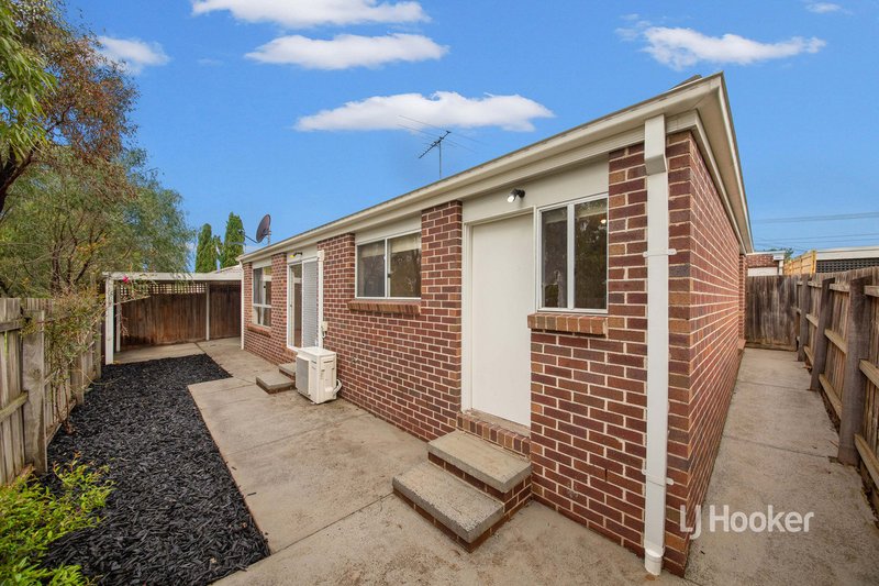 Photo - Unit 2/63 Macedon Street, Hoppers Crossing VIC 3029 - Image 9