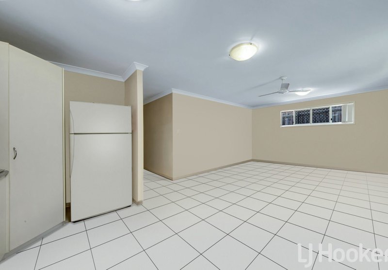 Photo - Unit 2/69 Off Lane, South Gladstone QLD 4680 - Image 8