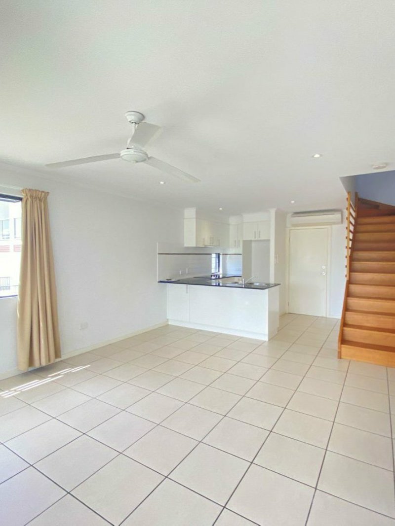 Photo - Unit 2/74a Powell Street, Bowen QLD 4805 - Image 16