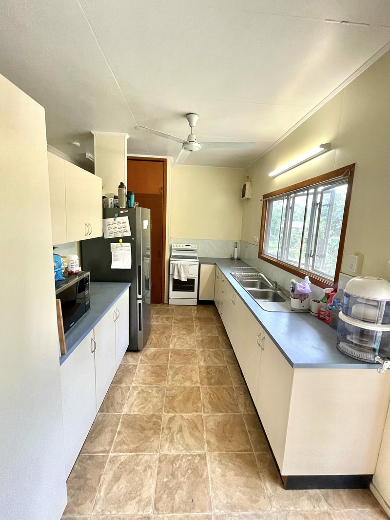 Photo - Unit 2/8 Wattle Terrace, Trunding QLD 4874 - Image 8