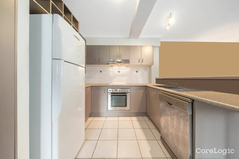 Photo - Unit 2/82 Oxley Ave , Woody Point QLD 4019 - Image 3