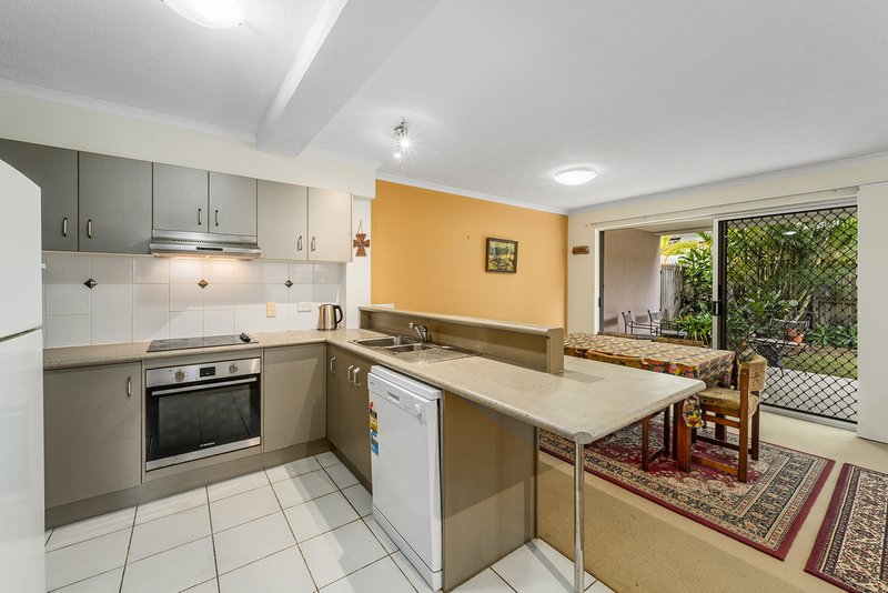 Photo - Unit 2/82 Oxley Ave , Woody Point QLD 4019 - Image 4