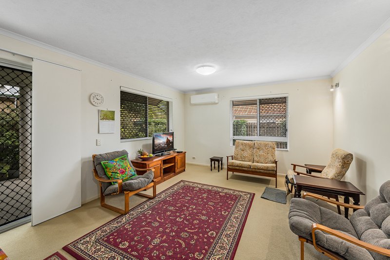 Photo - Unit 2/82 Oxley Ave , Woody Point QLD 4019 - Image 5