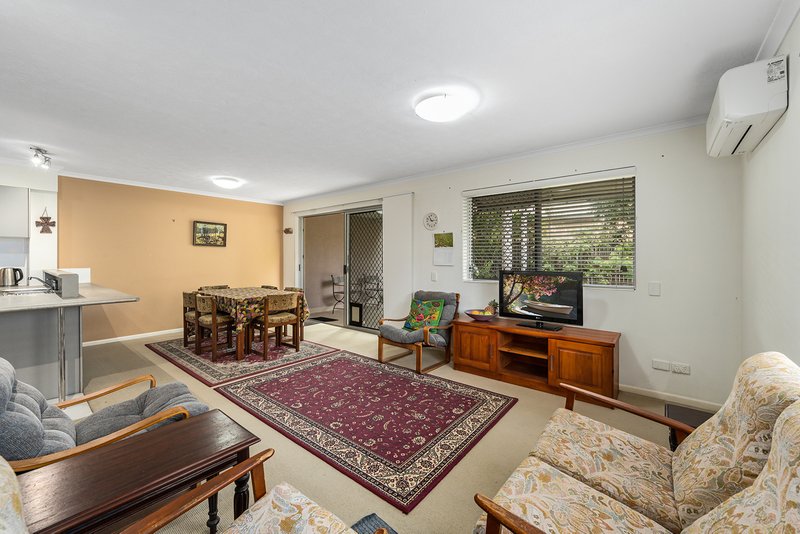 Photo - Unit 2/82 Oxley Ave , Woody Point QLD 4019 - Image 7