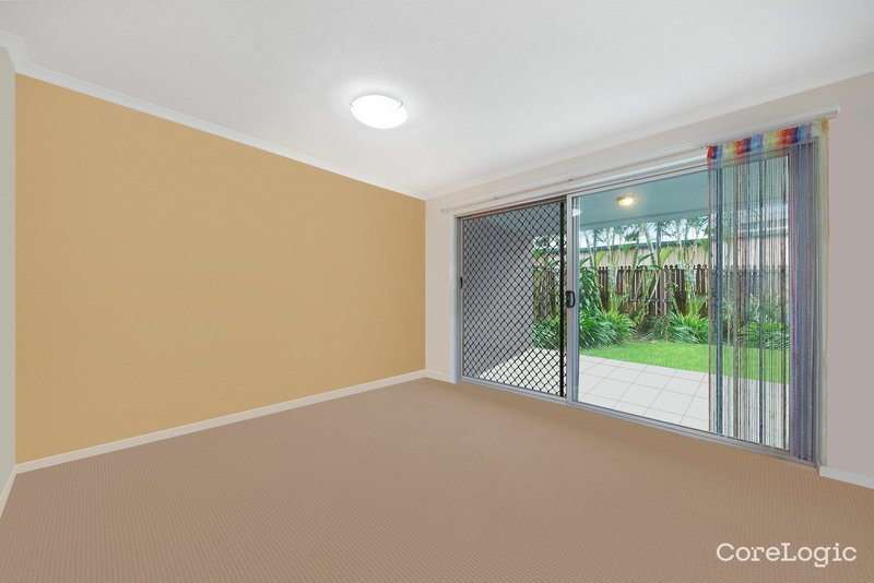 Photo - Unit 2/82 Oxley Ave , Woody Point QLD 4019 - Image 8