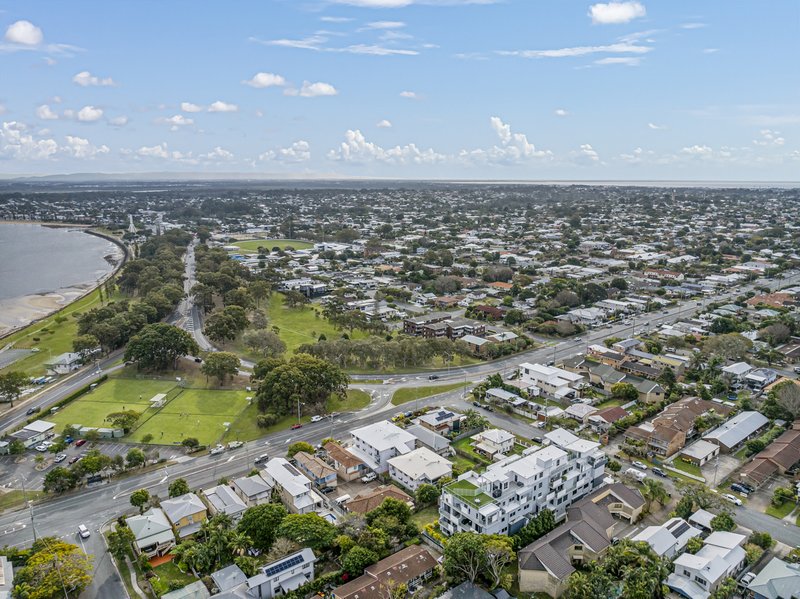 Photo - Unit 2/82 Oxley Ave , Woody Point QLD 4019 - Image 24