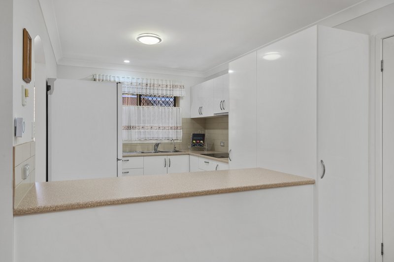 Photo - Unit 2/85-87 Cotterill Ave , Bongaree QLD 4507 - Image 8