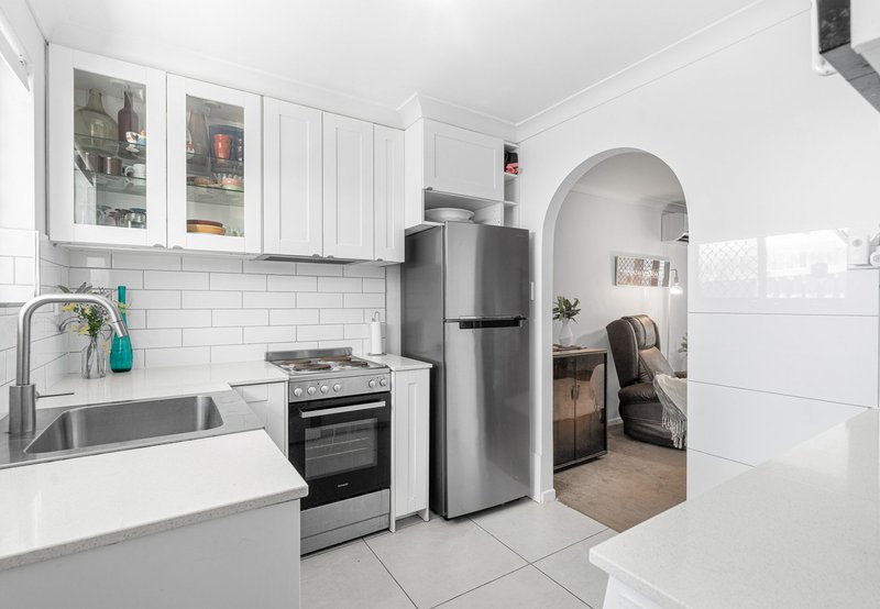 Photo - Unit 2/93 Anzac Road, Carina Heights QLD 4152 - Image 1