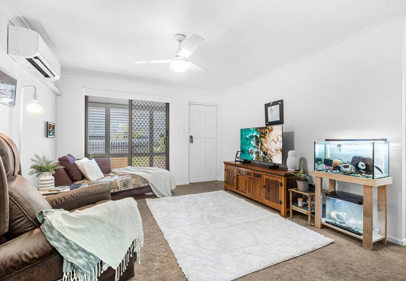 Photo - Unit 2/93 Anzac Road, Carina Heights QLD 4152 - Image 3