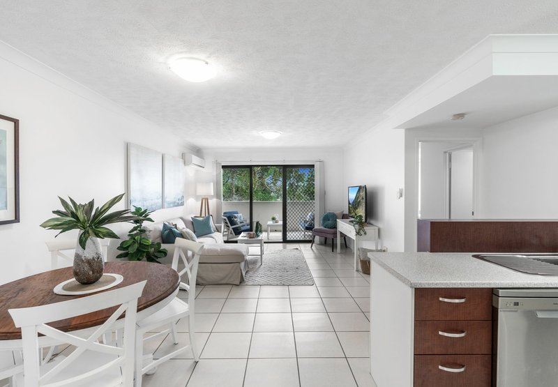 Unit 2/960 Wynnum Road, Cannon Hill QLD 4170