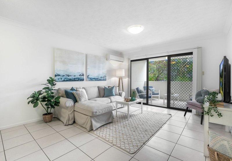 Photo - Unit 2/960 Wynnum Road, Cannon Hill QLD 4170 - Image 2