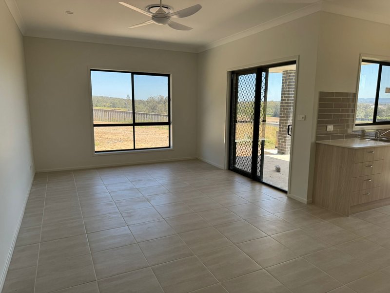 Photo - Unit 2/Lot 522 Loane Circuit, Farley NSW 2320 - Image 5
