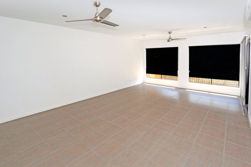 Photo - Unit 3 /18 Bruce Hiskins , Norman Gardens QLD 4701 - Image 4