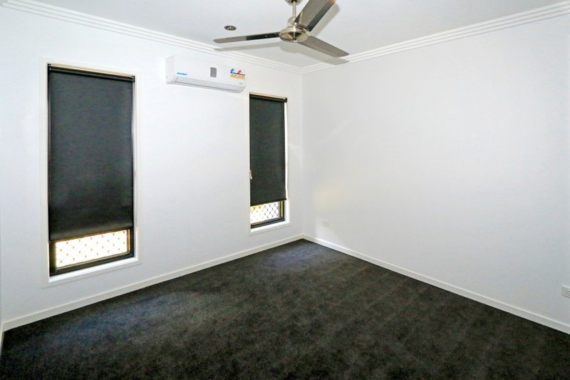 Photo - Unit 3 /18 Bruce Hiskins , Norman Gardens QLD 4701 - Image 7