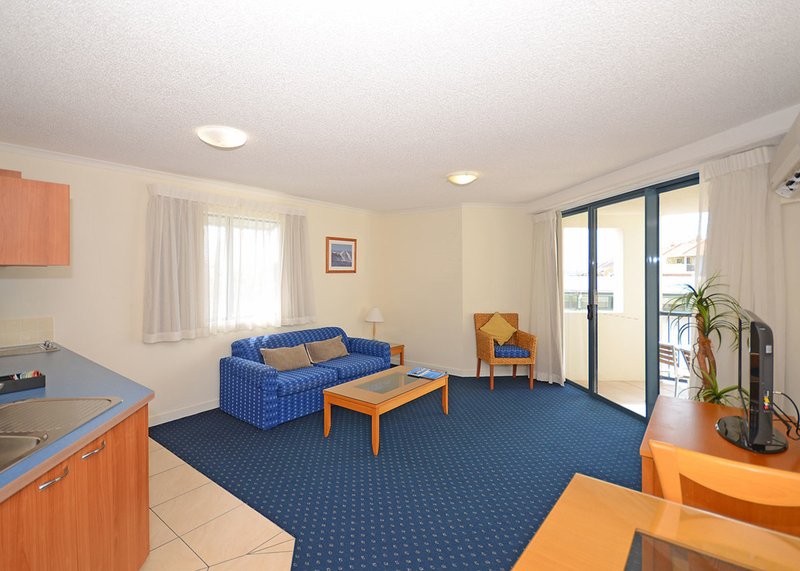 Photo - Unit 301 Mantra Resort, Buccaneer Drive, Urangan QLD 4655 - Image 8