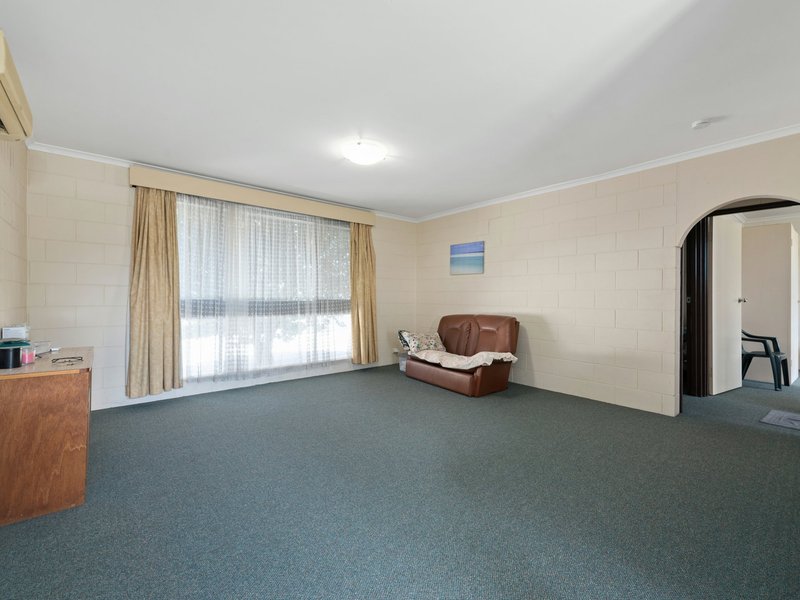 Photo - Unit 3/107 Day Street, Bairnsdale VIC 3875 - Image 5