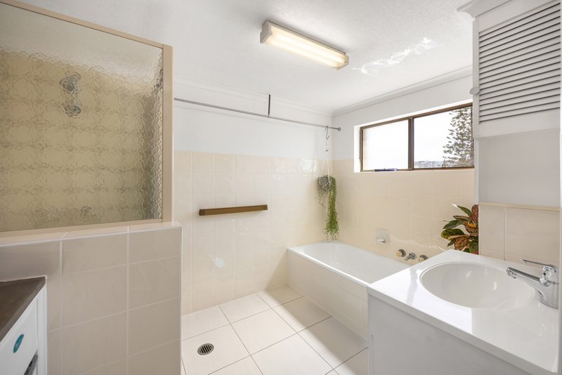 Photo - Unit 3/12 Princess Lane, Kings Beach QLD 4551 - Image 12