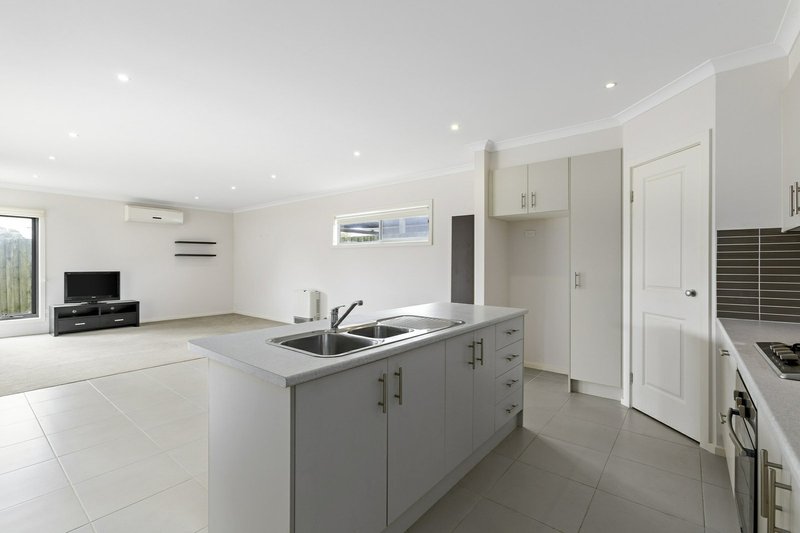 Photo - Unit 3/12 Ward Street, St Leonards VIC 3223 - Image 3