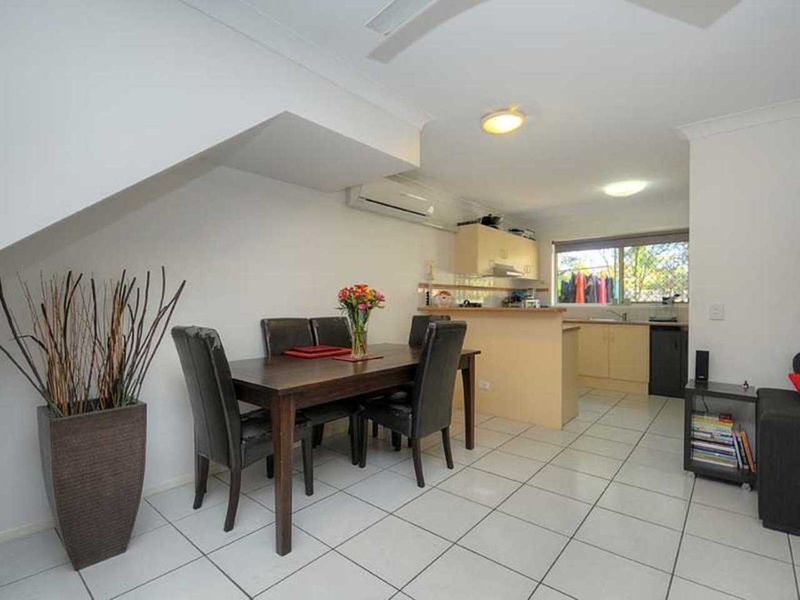 Photo - Unit 31/21 Leviathan Drive, Mudgeeraba QLD 4213 - Image 4