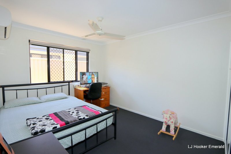 Photo - Unit 3/15 Whitney Street, Emerald QLD 4720 - Image 8