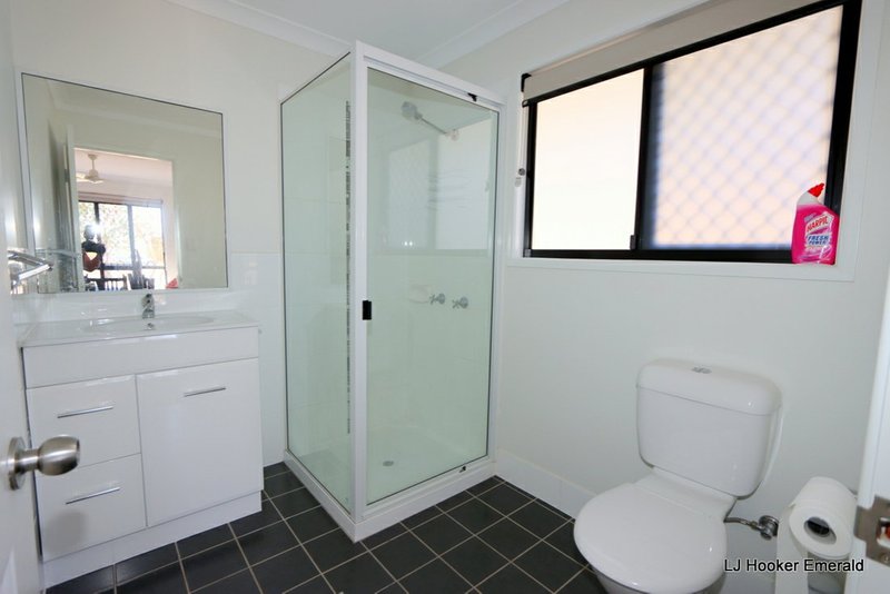 Photo - Unit 3/15 Whitney Street, Emerald QLD 4720 - Image 9