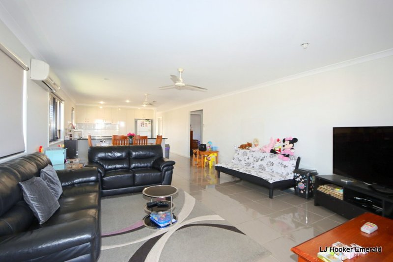 Photo - Unit 3/15 Whitney Street, Emerald QLD 4720 - Image 14