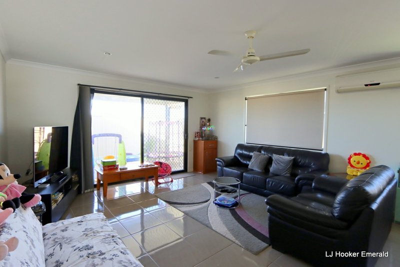 Photo - Unit 3/15 Whitney Street, Emerald QLD 4720 - Image 15