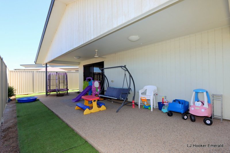 Photo - Unit 3/15 Whitney Street, Emerald QLD 4720 - Image 16