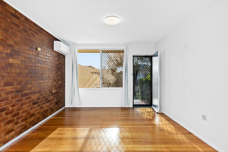 Photo - Unit 3/16 Gaydon Street, Newtown QLD 4350 - Image 3