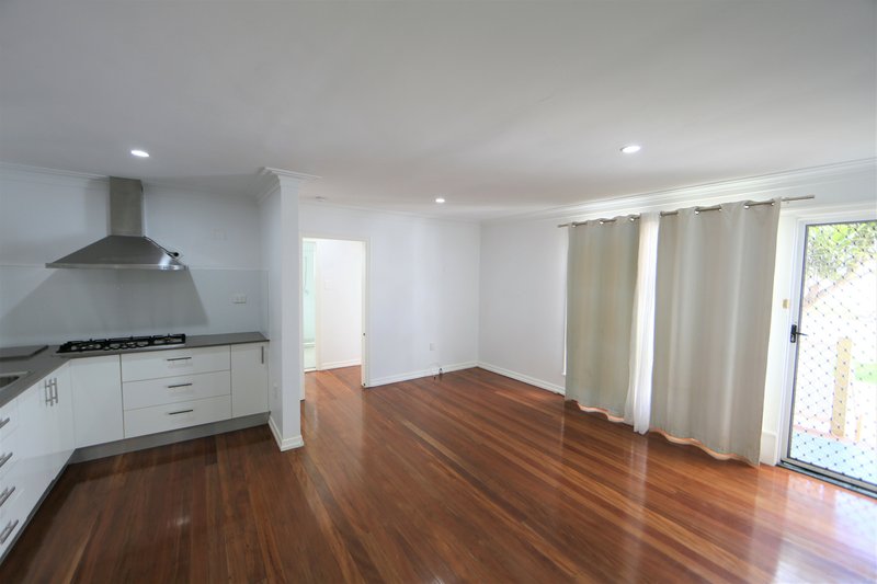 Photo - Unit 3/18 Duhig Ave , Coorparoo QLD 4151 - Image 4